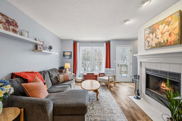 6873 Sharon Drive, Urbandale, IA 50322