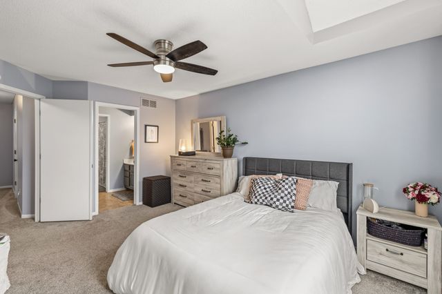 6873 Sharon Drive, Urbandale, IA 50322