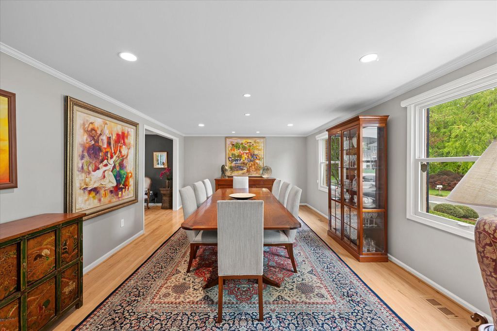 Image 2 of property listing at 11209 MAINE COVE DR, Gaithersburg, MD 20878