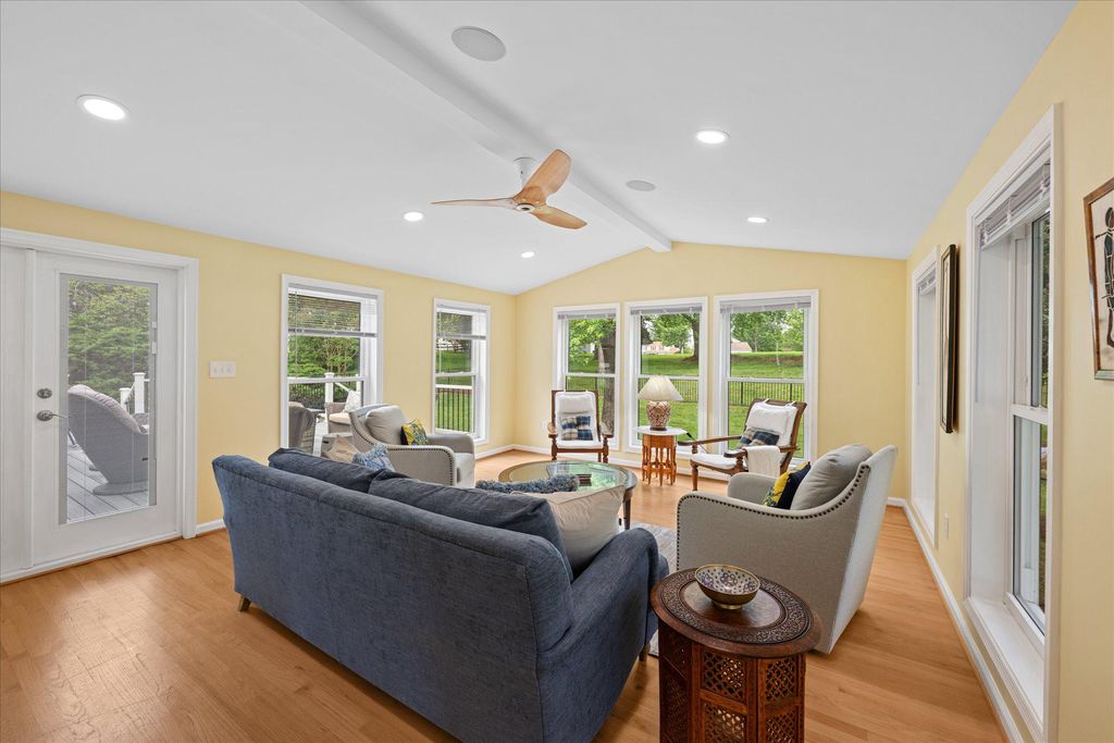 Image 11 of property listing at 11209 MAINE COVE DR, Gaithersburg, MD 20878
