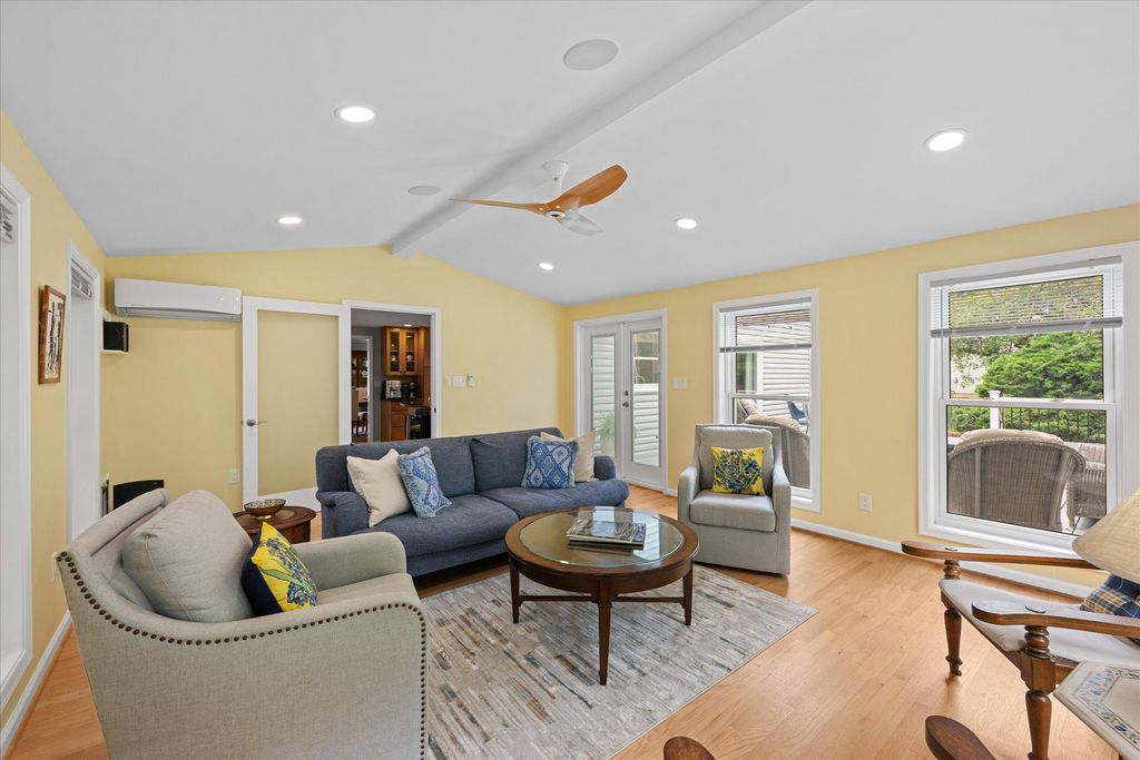 Image 13 of property listing at 11209 MAINE COVE DR, Gaithersburg, MD 20878