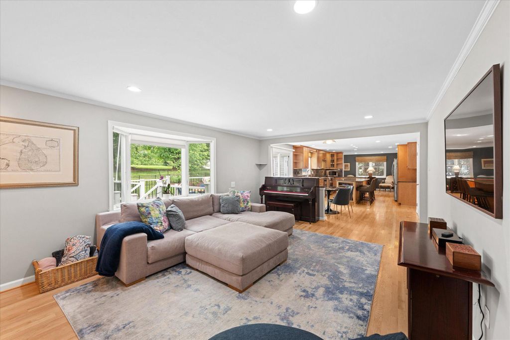 Image 14 of property listing at 11209 MAINE COVE DR, Gaithersburg, MD 20878