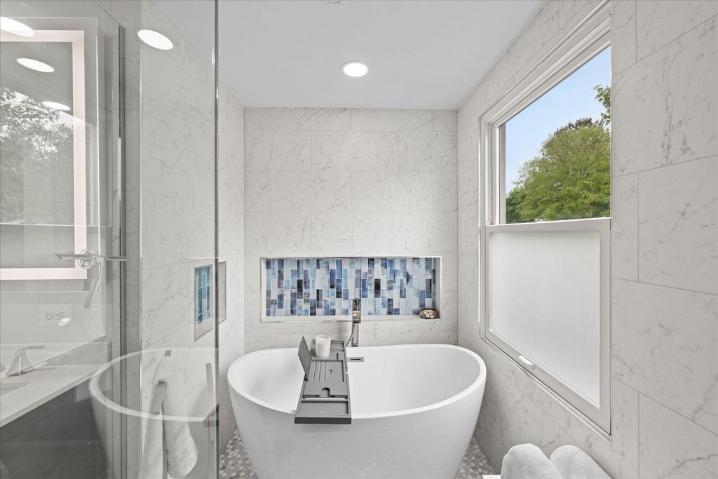 Image 24 of property listing at 11209 MAINE COVE DR, Gaithersburg, MD 20878