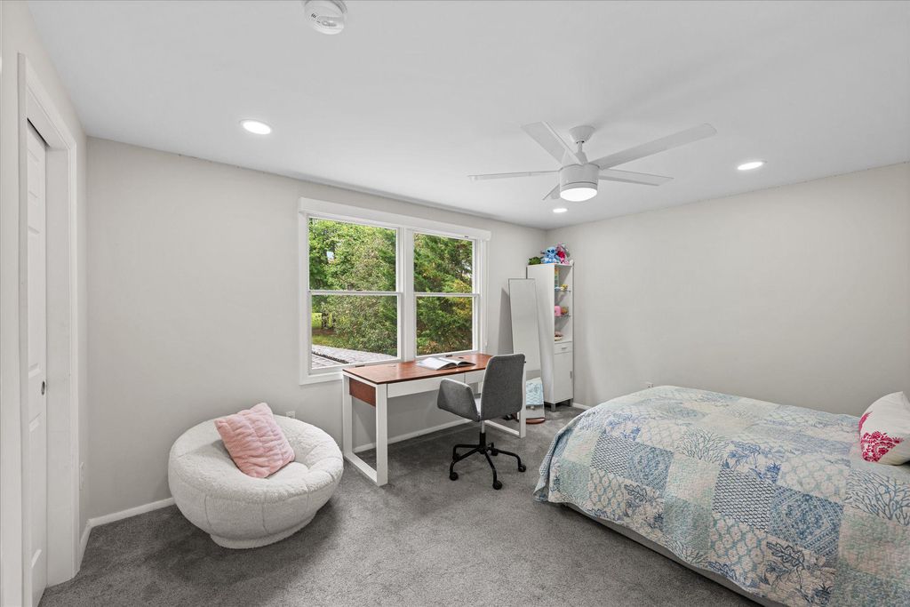 Image 28 of property listing at 11209 MAINE COVE DR, Gaithersburg, MD 20878