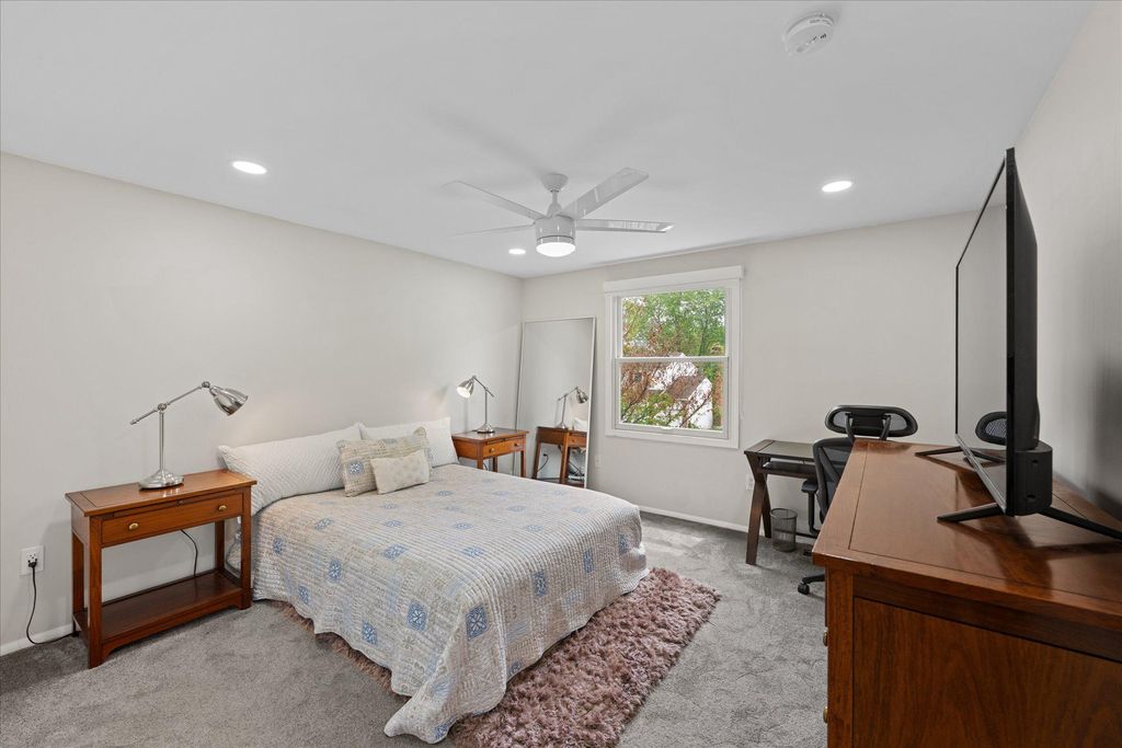 Image 29 of property listing at 11209 MAINE COVE DR, Gaithersburg, MD 20878