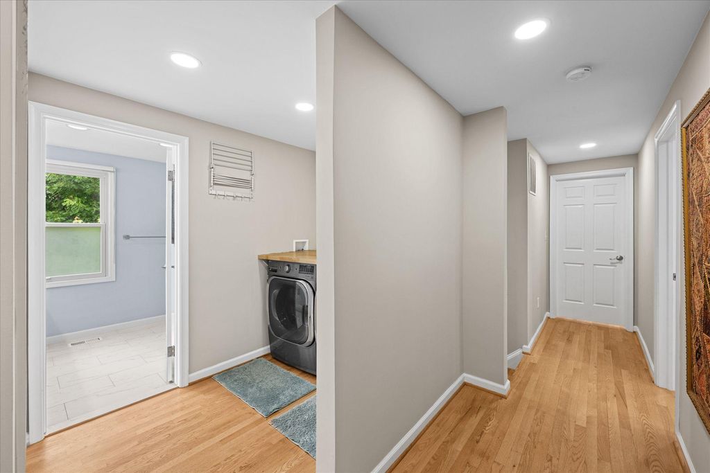 Image 30 of property listing at 11209 MAINE COVE DR, Gaithersburg, MD 20878