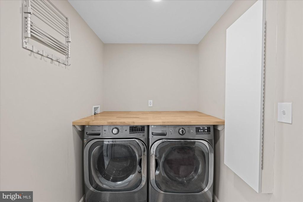 Image 31 of property listing at 11209 MAINE COVE DR, Gaithersburg, MD 20878