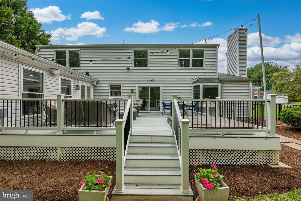 Image 38 of property listing at 11209 MAINE COVE DR, Gaithersburg, MD 20878