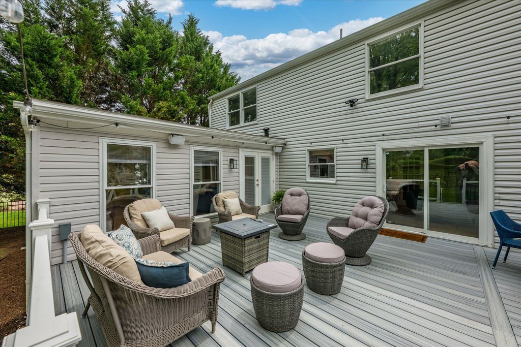Image 39 of property listing at 11209 MAINE COVE DR, Gaithersburg, MD 20878