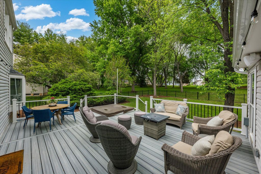 Image 40 of property listing at 11209 MAINE COVE DR, Gaithersburg, MD 20878