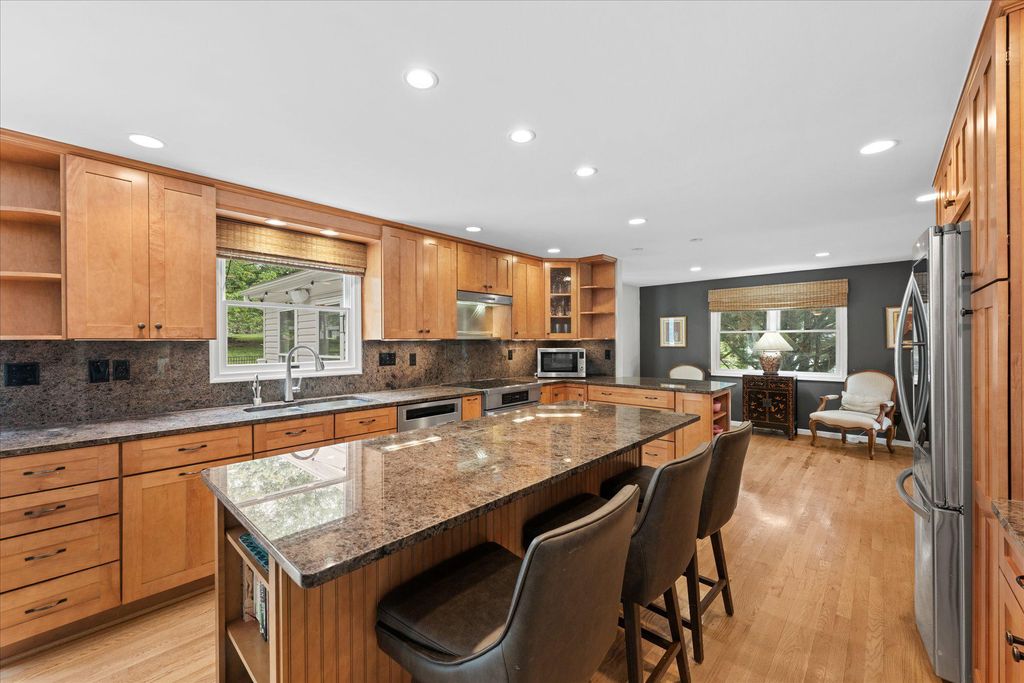 Image 6 of property listing at 11209 MAINE COVE DR, Gaithersburg, MD 20878