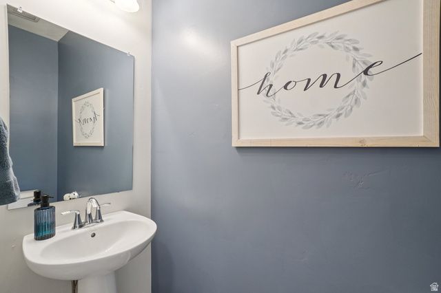 4453 E HURSTBOURNE DR, Eagle Mountain, UT 84005