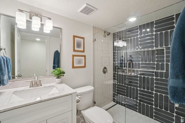 4453 E HURSTBOURNE DR, Eagle Mountain, UT 84005