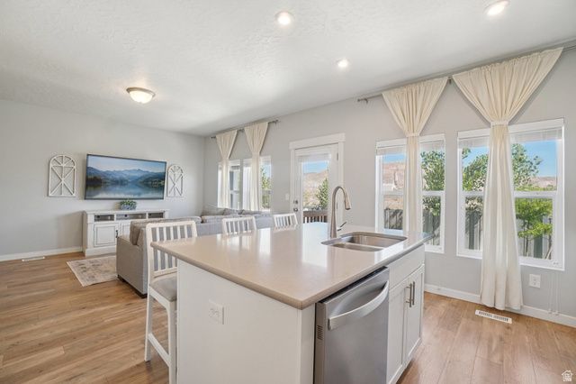 4453 E HURSTBOURNE DR, Eagle Mountain, UT 84005