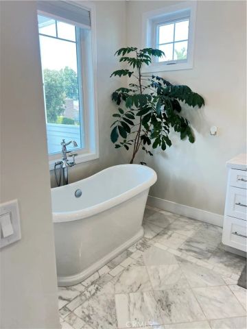 512 Jasmine Avenue, Corona Del Mar, CA 92625