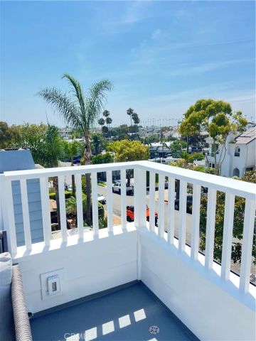 512 Jasmine Avenue, Corona Del Mar, CA 92625