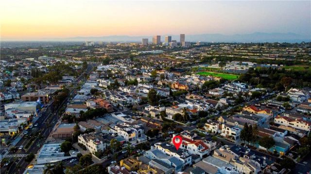 512 Jasmine Avenue, Corona Del Mar, CA 92625