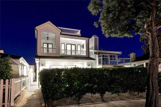 512 Jasmine Avenue, Corona Del Mar, CA 92625