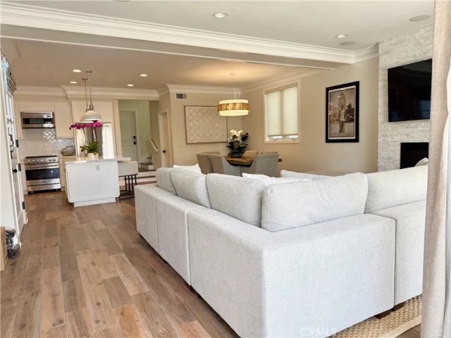 512 Jasmine Avenue, Corona Del Mar, CA 92625
