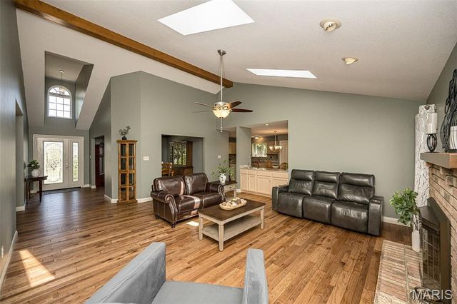 73 Gillette Field Close, St Charles, MO 63304