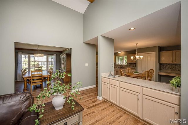 73 Gillette Field Close, St Charles, MO 63304