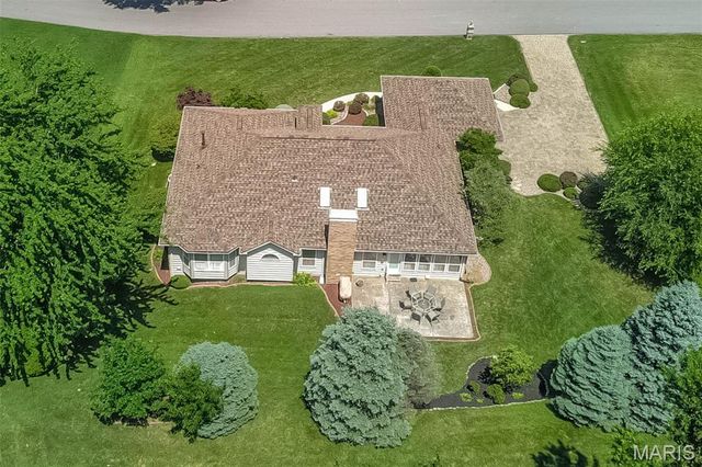 73 Gillette Field Close, St Charles, MO 63304