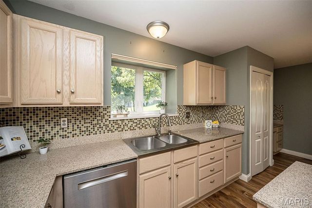 73 Gillette Field Close, St Charles, MO 63304