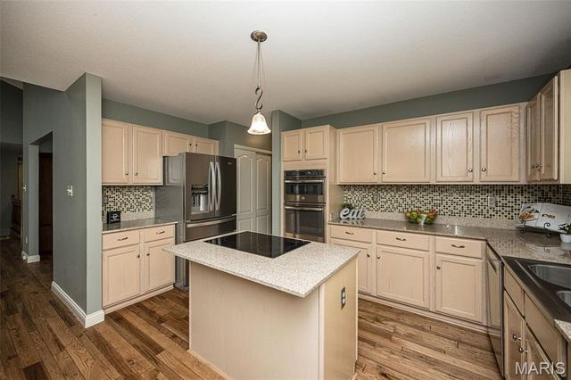 73 Gillette Field Close, St Charles, MO 63304