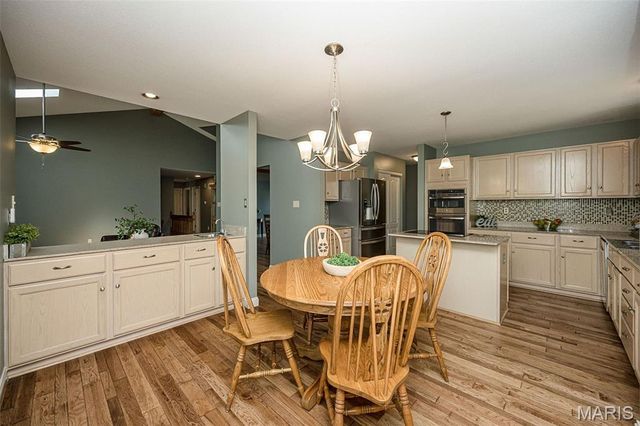 73 Gillette Field Close, St Charles, MO 63304