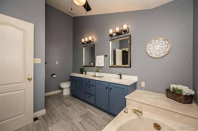 73 Gillette Field Close, St Charles, MO 63304
