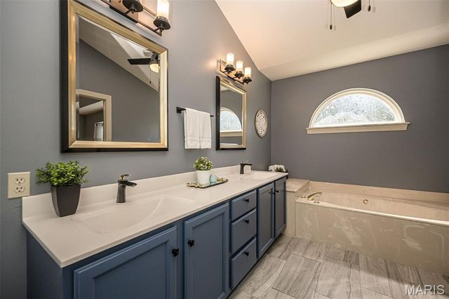 73 Gillette Field Close, St Charles, MO 63304