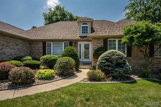 73 Gillette Field Close, St Charles, MO 63304