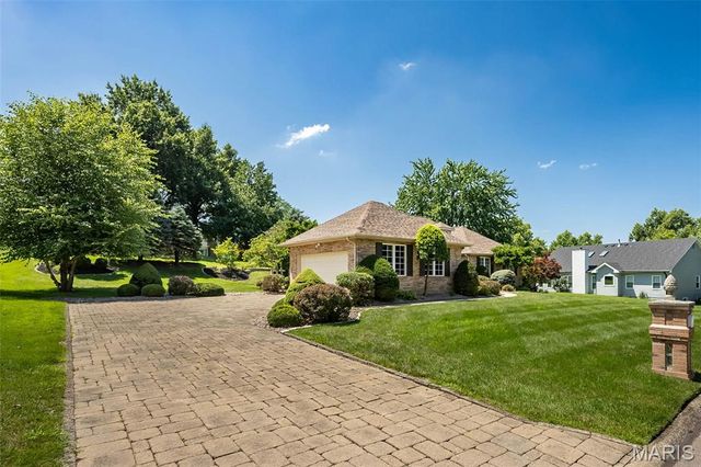 73 Gillette Field Close, St Charles, MO 63304