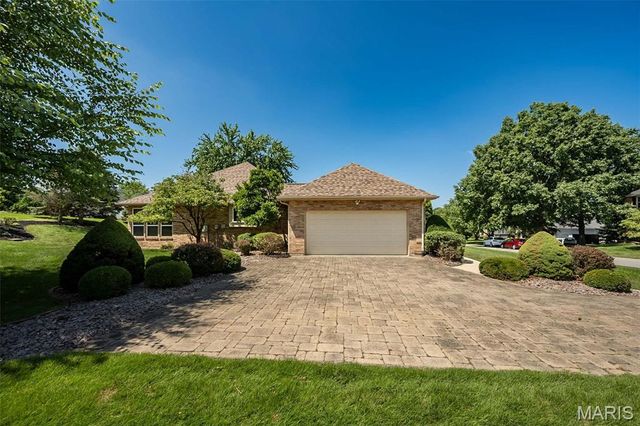73 Gillette Field Close, St Charles, MO 63304