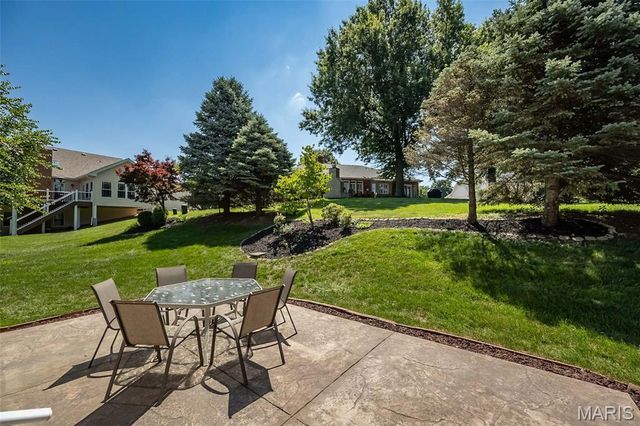 73 Gillette Field Close, St Charles, MO 63304