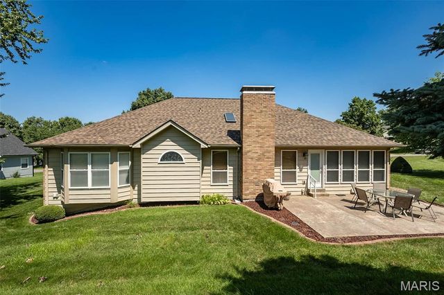 73 Gillette Field Close, St Charles, MO 63304