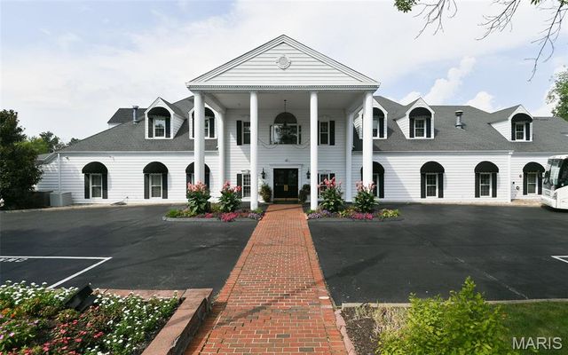 73 Gillette Field Close, St Charles, MO 63304