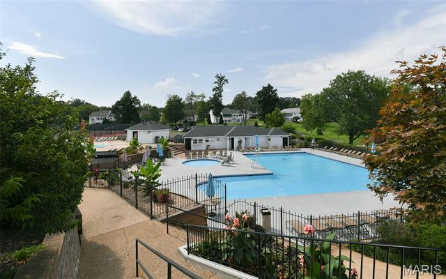 73 Gillette Field Close, St Charles, MO 63304