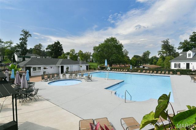 73 Gillette Field Close, St Charles, MO 63304
