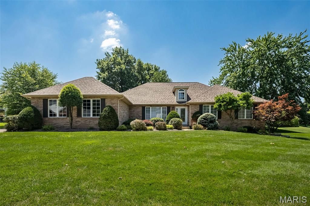 73 Gillette Field Close, St Charles, MO 63304