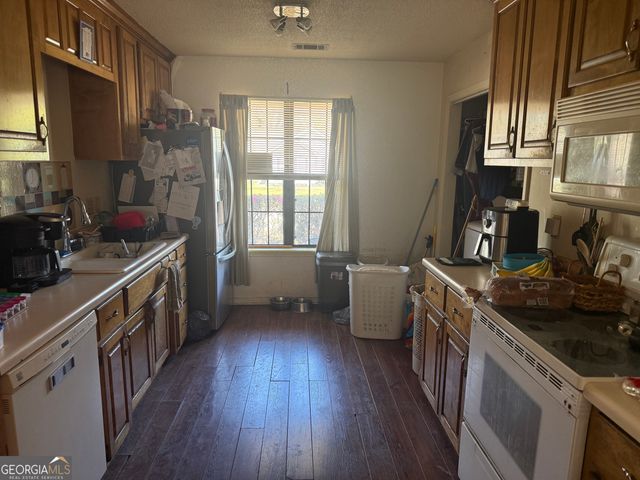 214 Eric Drive, Bonaire, GA 31005