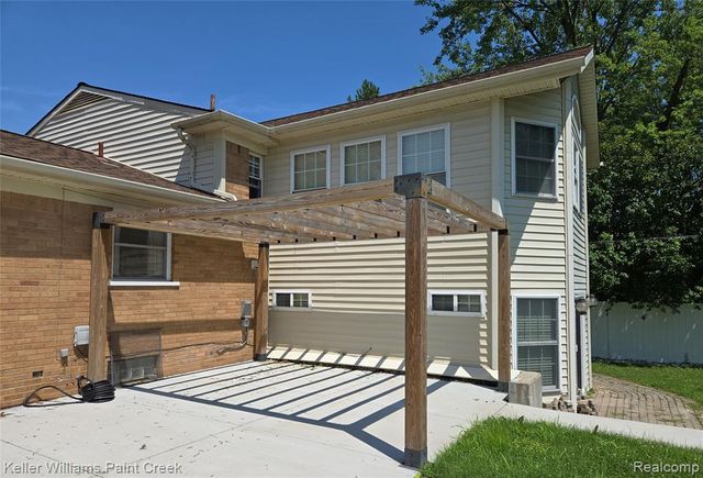 635 Cumberland Street, Mount Clemens, MI 48043
