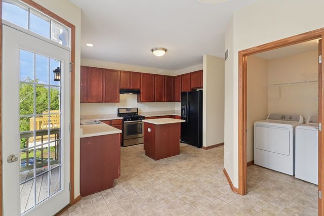 1475 W Sedgewood Court, Round Lake, IL 60073