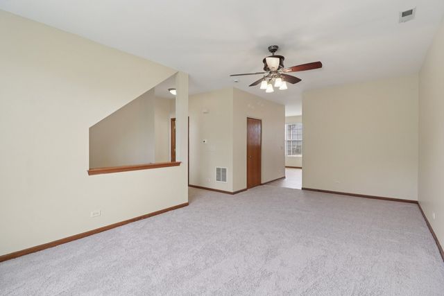 1475 W Sedgewood Court, Round Lake, IL 60073