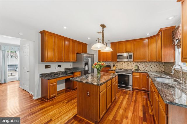 4921 FRISHMAN CT, Woodbridge, VA 22193