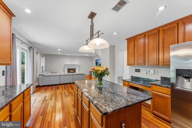 4921 FRISHMAN CT, Woodbridge, VA 22193