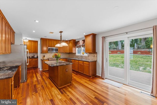4921 FRISHMAN CT, Woodbridge, VA 22193