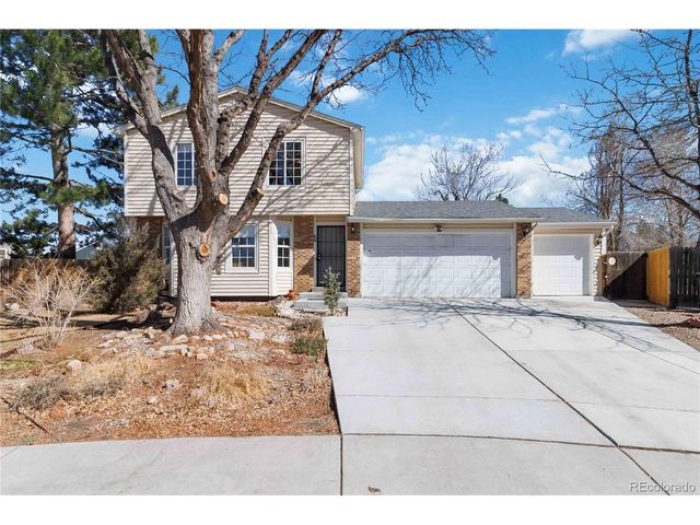 64 Macon St, Aurora, CO 80010