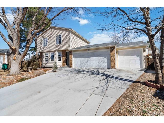 64 Macon St, Aurora, CO 80010