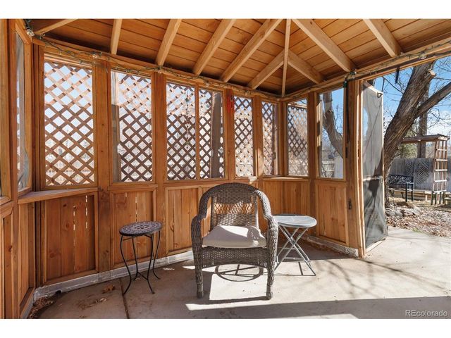 64 Macon St, Aurora, CO 80010